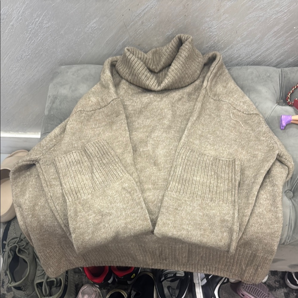 H&M Women's Tan Turtleneck Sweater